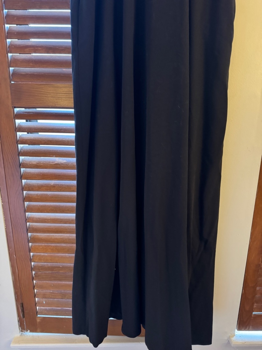Black Short-Sleeve Maxi Dress - Minimalist Flowing Gown - Picture 5 of 8